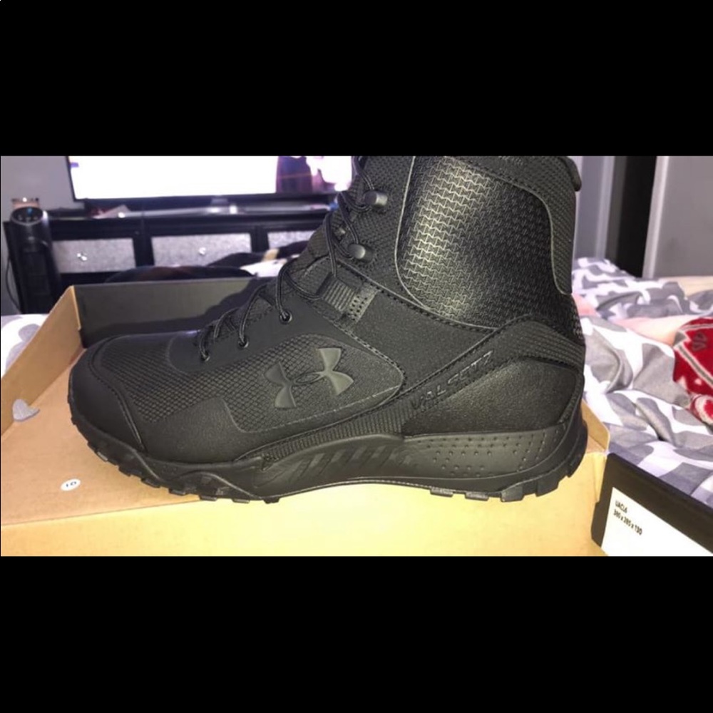 🆕Men’s under armour boots❗️